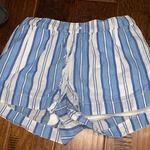 vineyard vines flowy shorts